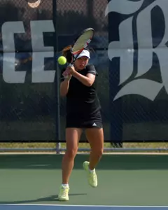 Katherine Ip won in straight sets