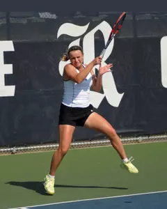 Solo Zinko improved to 3-0 in her career vs. Texas.