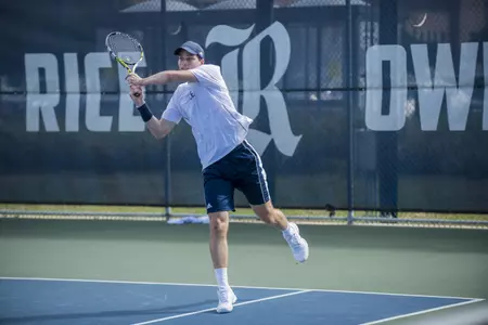 David Warren won in straight sets to score the Owls' first point.