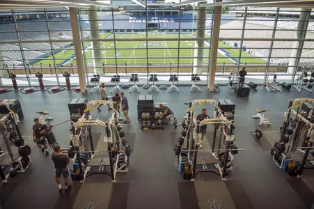 Brian Patterson Center Weight Roo