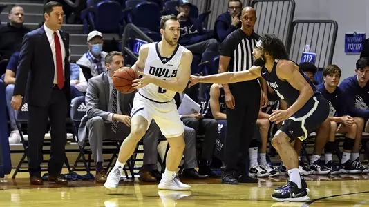 November 04, 2021 : During the exhibition game between the St. Edwards Hilltoppers and the Rice Owls at Tudor Fieldhouse in Houston, Texas. (Mandatory Credit: Maria Lysaker | Rice Athletics)