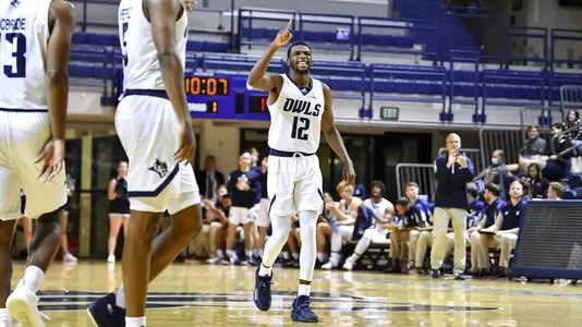 November 04, 2021 : During the exhibition game between the St. Edwards Hilltoppers and the Rice Owls at Tudor Fieldhouse in Houston, Texas. (Mandatory Credit: Maria Lysaker | Rice Athletics)