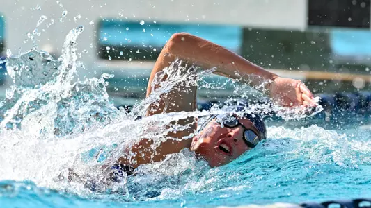 October 14, 2022: Rice Owls freestyle Ella Dyson in event 2 heat 2 lane 3 of day 1 of the Fall Splash meet at Gibbs Recreation Center in Houston, Texas. (Mandatory Credit: Maria Lysaker | Rice Athletics)