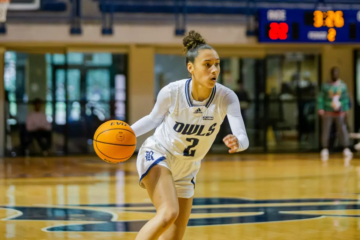 WBB Dominique Ennis