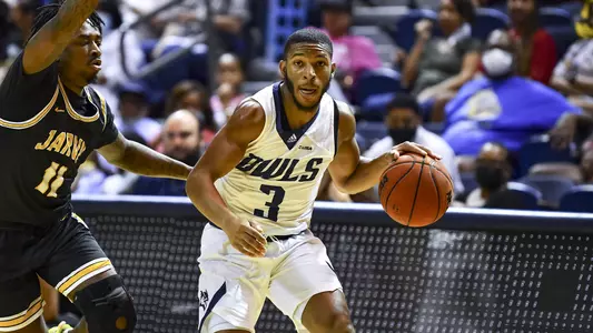 December 04, 2021 :   During the exhibition game between the Jarvis Bulldogs and the Rice Owls at Tudor Fieldhouse in Houston, Texas.   (Mandatory Credit:  Maria Lysaker | Rice Athletics)