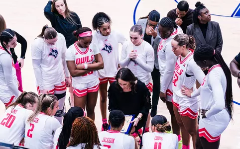 WBB23-24 Huddle at Memphis