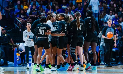 WBB23-24 Huddle LSU