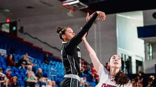 WBB24-25 Dominique Ennis