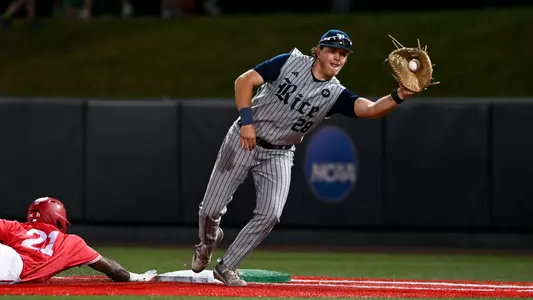 April 08, 2025, Houston, Texas, US: During game two of the silver glove series between cross town rivals the University of Houston Cougars and the Rice Owls at Darryl & Lori Schroeder Park. Mandatory Credit: Maria Lysaker | Rice Athletics