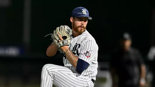 April 15, 2025, Houston, Texas, US: During game three of the Silver Glove series between the University of Houston Cougars and the Rice Owls at Reckling Park. Mandatory Credit: Maria Lysaker | Rice Athletics