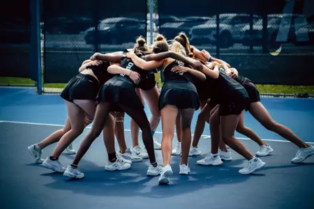 Women's Tennis Huddle