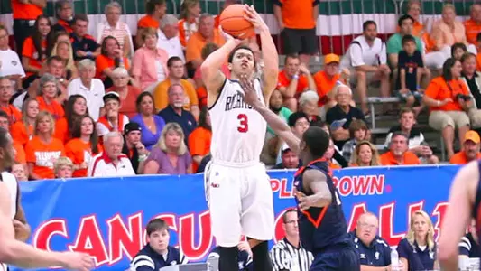 Illinois Holds Off Spiders In Cancun