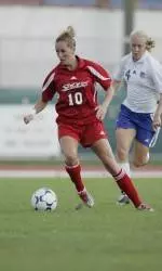 Women's Soccer Shuts Out La Salle 2-0