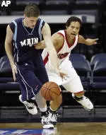 Richmond Survives Against Maine; Plays No. 3 Memphis On ESPNU Tuesday