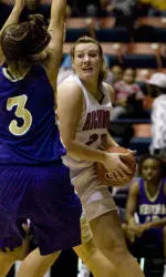 Richmond Escapes Hofstra, 42-41