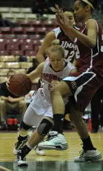 Spiders Withstand UMass, 54-47; Face No. 1 Xavier in Quarterfinals Tomorrow