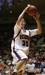 Men's Basketball Falls to Nation's Leading Scoring Team, 93-84