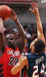 Men's Basketball Falls To No. 25 Cincinnati, 77-46