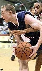 Spiders Fall To Saint Joseph's 75-59