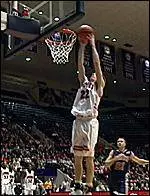 Men's Basketball Crushes Duquesne, 84-47