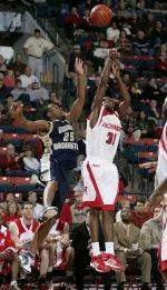 Men's Basketball Falls To Temple, 59-53