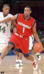 Men's Basketball Falls To Manhattan In Dreyfus Classic, 70-62