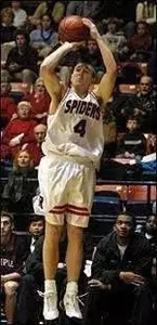 Men's Hoops Falls To Dayton, 66-53