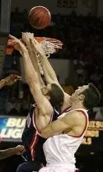 No. 5 Louisville Rallies To Edge Spiders, 53-45