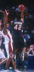 Richmond Soars Past George Mason, 77-57