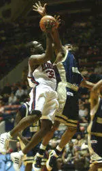 Men's Basketball Can't Catch No. 7 Colonials