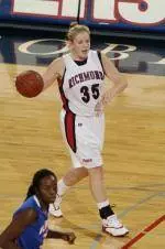 Women's Basketball Defeats VCU 75-58