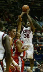 Men's Basketball Hosts St. Louis Wednesday Looking For Third-Straight Win