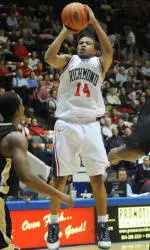 Richmond Defeats UNC Wilmington, 76-69