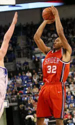 Spiders Hand Saint Louis Rare Home Loss, 70-62
