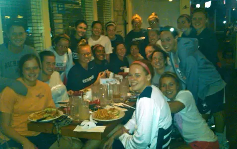 Women?s Lacrosse Participates In Fundraiser