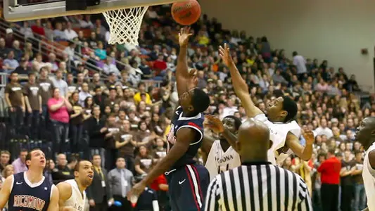 Garrett Sets Blocks Record as Spiders Fall to Bonnies