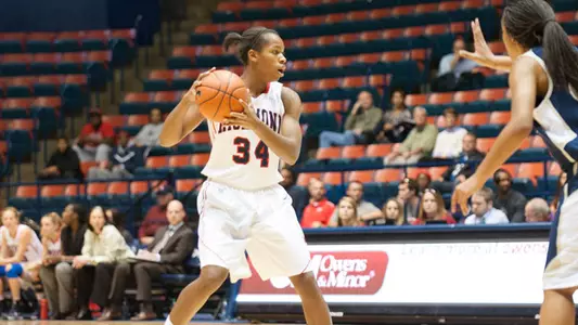 Womens' Basketball Kicks Off Season At Georgetown