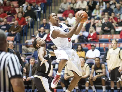 Men's Basketball Plays At Ohio Saturday At 2 P.M.