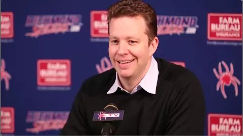 Men's Basketball Signs Three