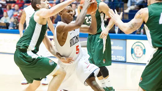 Richmond Tops The Hatters, 76-57