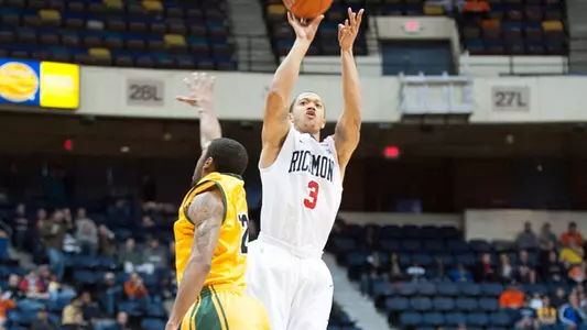 Men's Basketball Hosts Davidson Saturday