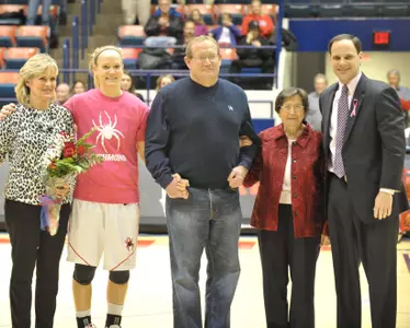 Oliver Shines On Senior Day As Spiders Get 21st Win