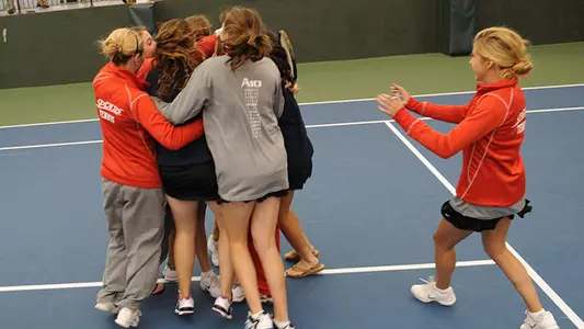 Spiders Battle Back To Defeat Temple