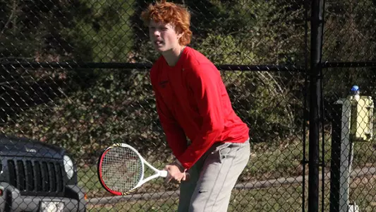 Men?s Tennis Edged By East Carolina, 4-3