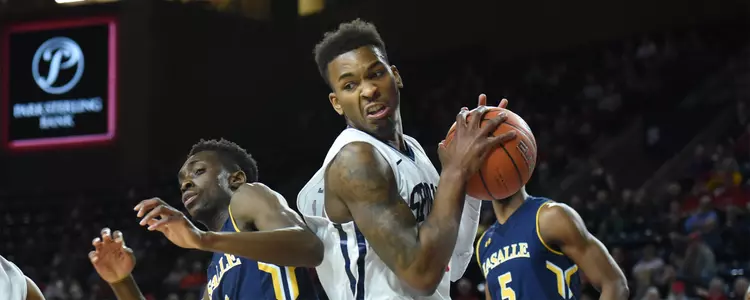 Richmond Rolls Past La Salle, 83-61