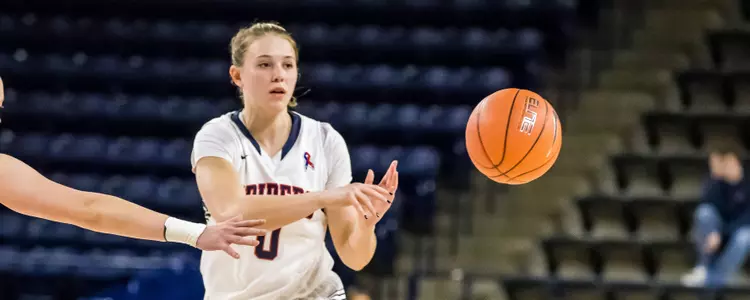 Spiders Suffer Setback to Cleveland State, 69-65