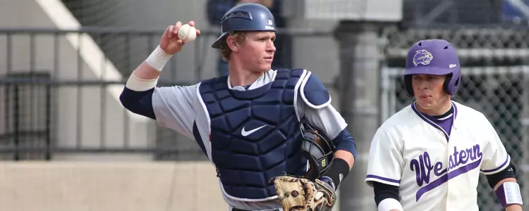 Spiders Fall to Towson, 3-2, Saturday Evening