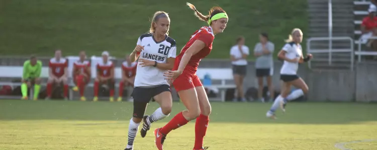 Spiders Take Down Holy Cross In OT, 3-2