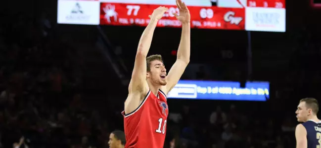 Richmond's Defense Suffocates La Salle, 64-52