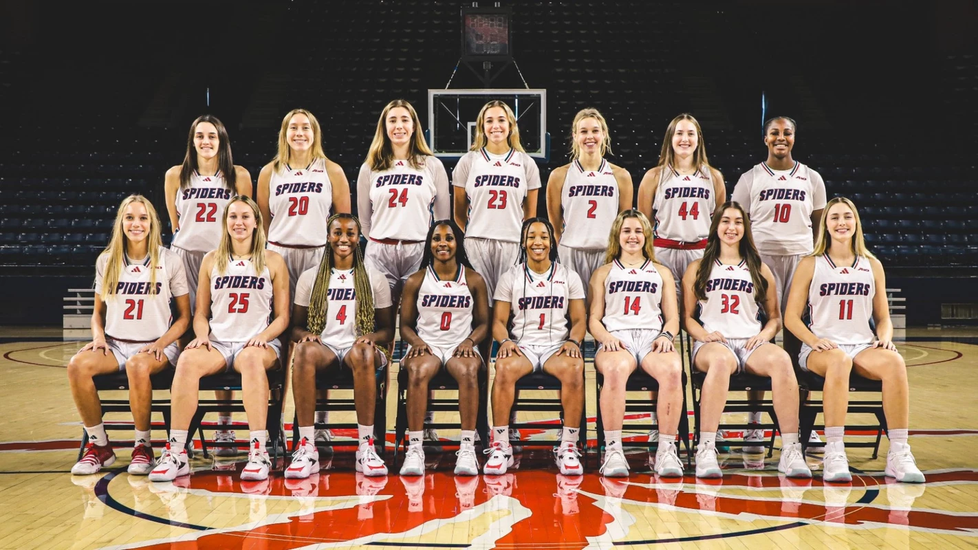 2023-24 Women's Basketball Team Photo